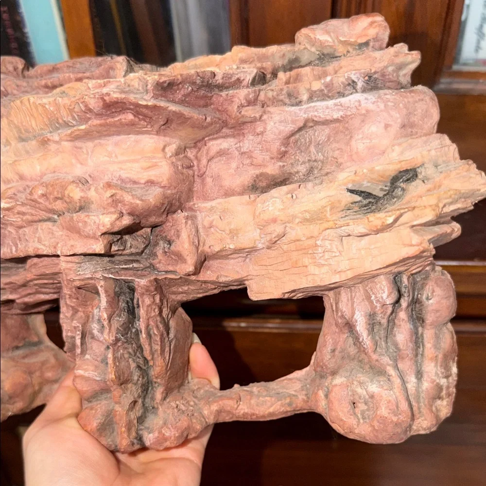 Rustic Brown Reptile Habitat Rock Formation